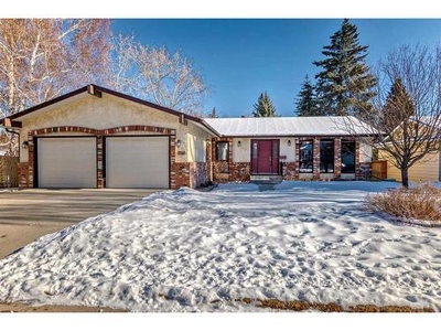 House For Sale In Canyon Meadows, Calgary, Alberta