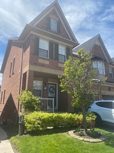 Pickering Pet Friendly Townhouse For Rent | Lovely, private ravine townhouse minutes