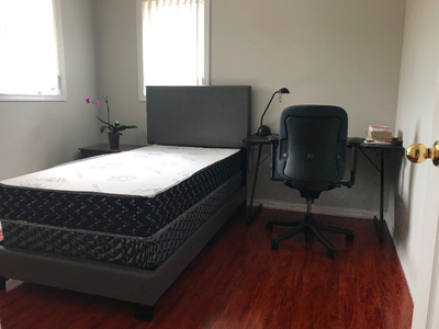 Private room in Panhellenic Drive, Mississauga! Furnished +Utils
