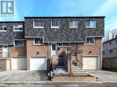 Townhouse For Sale In Leacock, Toronto, Ontario
