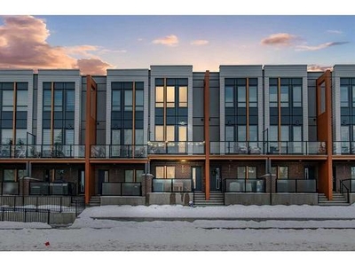 Townhouse For Sale In University District, Calgary, Alberta