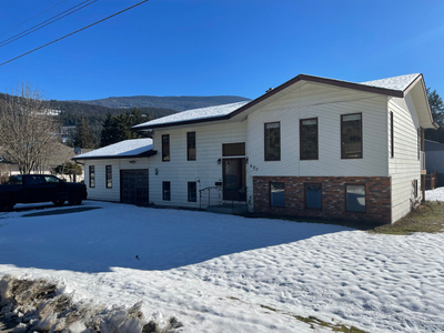 Unique house rental opportunity in Sicamous, BC.