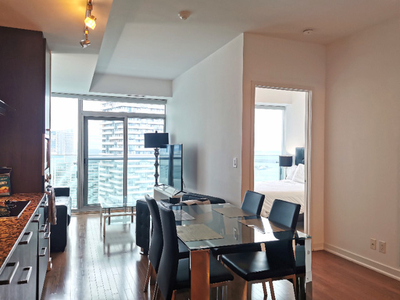 York St Condo for Rent in Downtown Toronto (1 Bdrm + Den)