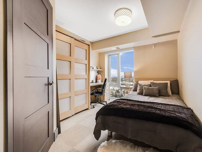 1 ENSUITE BEDROOM: MALE SUBLET FOR MAY 2024-AUGUST 2024!