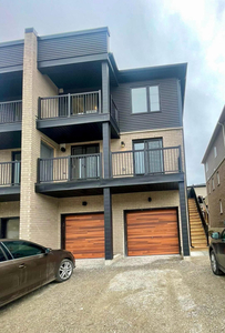 2 Bed 1 Bath Townhouse for Rent in Barrie from April 1