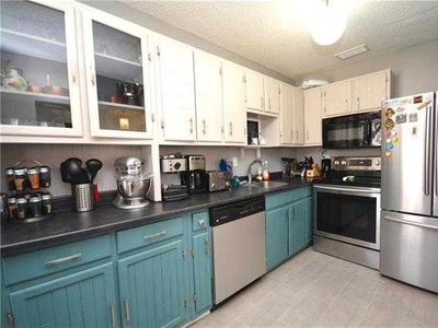 3-bed bungalow(side by side)with fin. basement in East Transcona