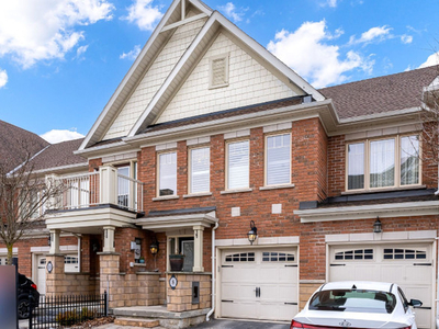 Freehold $899,000 Stouffville Townhome For Sale!!