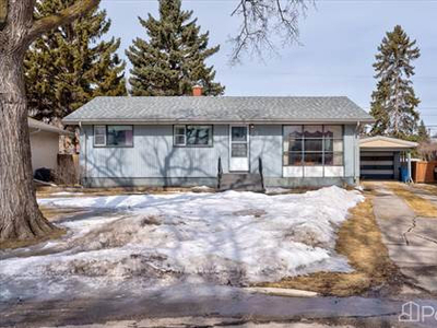 Homes for Sale in Windsor Park, Winnipeg, Manitoba $325,000