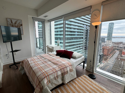 Looking for a Roommate:Flex Bedroom in Prime Downtown Location