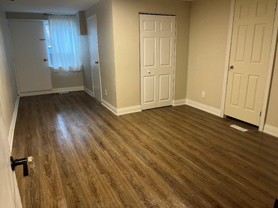 Room Available in North York (Jane/Sheppard) for 1-2 Male only