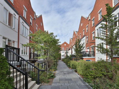 South Riverdale 2 Bed Condo Townhouse