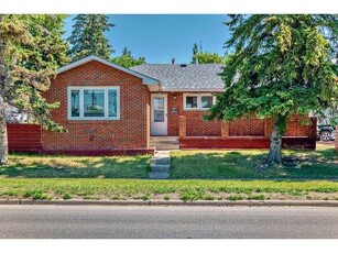 House For Sale In Collingwood, Calgary, Alberta