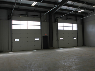 Industrial / Commercial Truck & Shop Bays for Rent in RMH
