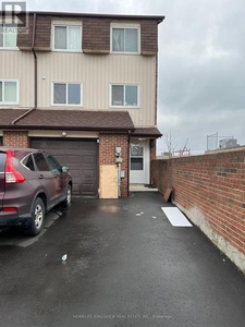 Townhouse For Sale In Entertainment District, Toronto, Ontario