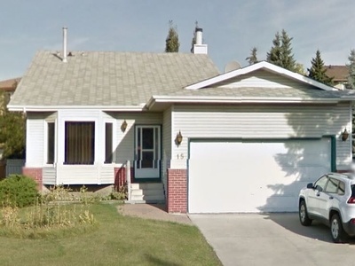 Calgary Pet Friendly House For Rent | Hawkwood | 4 bedroom House in Hawkwood