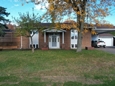 House for sale, 30 Rue Demanche, Drummondville, QC J2A1Z2, CA, in Drummondville, Canada