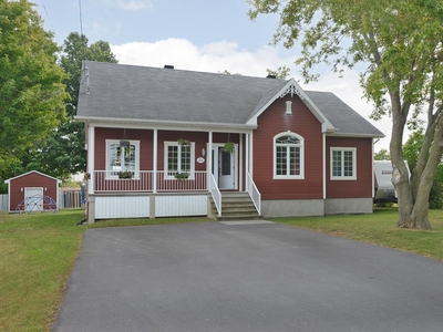 House for sale, 5336 Boul. Hébert, Salaberry-de-Valleyfield, QC J6S6H3, CA, in Salaberry-de-Valleyfield, Canada