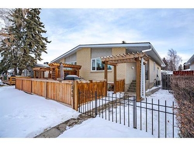 House For Sale In Glenbrook, Calgary, Alberta