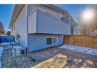 Townhouse For Sale In Forest Lawn, Calgary, Alberta
