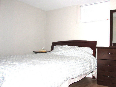 1 Bedroom in main floor of house in Scarborough near TTC