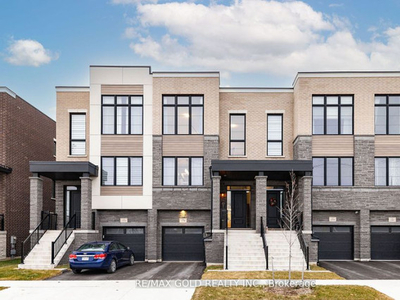 1-year-new, modern 3-storey freehold townhouse!