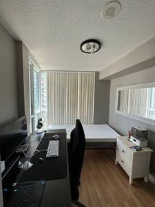 $1400/month 1bedroom 1bathroom Sublet Downtown Condo Shared Unit