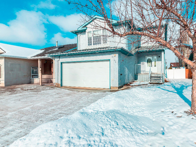 2 Story home ~ dbl attached garage in Red Deer!! ID #104721