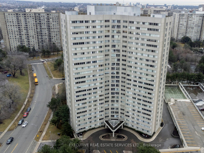 2+1 Bed, 2 Bath Condo near Square One! Don't Miss Out!