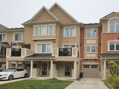 3-Storey Freehold Townhouse 2 Beds / 3 Baths