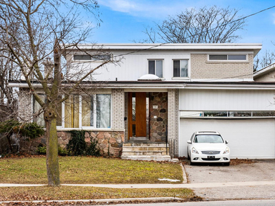 6+4 Bdrm Detached Home In The Heart Of North York