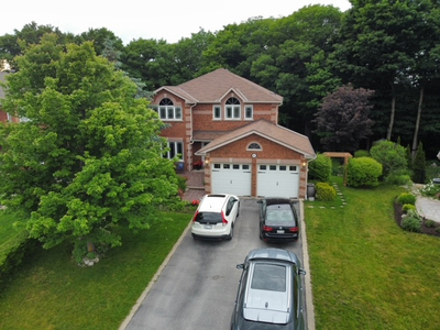 Barrie, Stunning 4 bedroom S.W. Barrie on the Ardagh Bluffs
