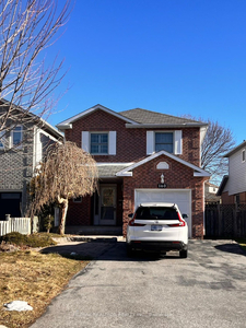 ✨BEAUTIFUL UPGRADED 3 BEDROOM HOME IN OSHAWA FOR SALE!