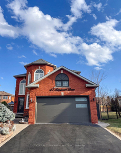 ✨BREATHTAKING 4+2 BEDROOM ALL BRICK HOME WITH BSMT APARTMENT!
