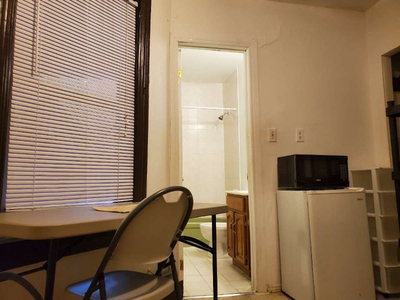 DOWNTOWN JARVIS ST. MAR OR APR FURN ,WIFI ,LAUNDRY