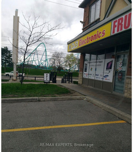 G-R-E-A-T Store W/Apt/Office Located in Vaughan