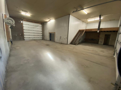 Garage et espace commercial - 2500 pied carré
