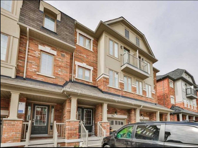 Gorgeous 3 bedroom / 2.5 bath townhouse for rent in Brampton