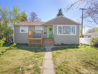 Homes for Sale in Strathearn, Edmonton, Alberta $545,000