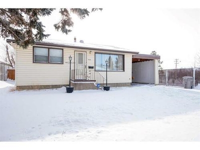 House For Sale In Hillside, Grande Prairie, Alberta