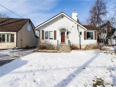 House For Sale In Kingston Crescent, Winnipeg, Manitoba
