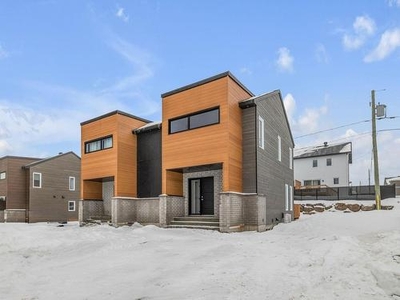 House For Sale In Val-Bélair, Québec (La Haute-Saint-Charles), Quebec