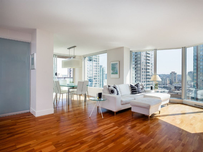 Master bedroom in Downtown Vancouver | AVAILABLE