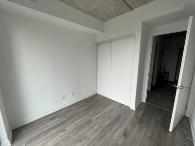new condo 2 bathroom+2bedroom downtown Toronto to rent in March