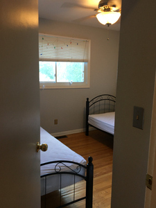 Rooms for rent - 5 rooms are available- nearby St.Lawrence