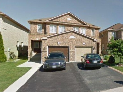 Semi-Detached House in Mississauga