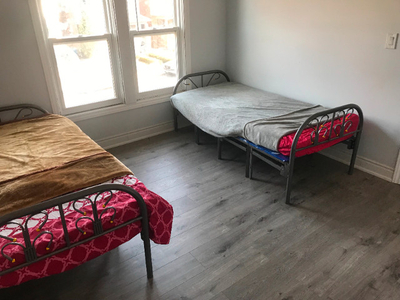 Single room for 2 females available immediately