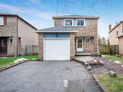 Spacious Family Home in Ajax 3 Beds / 3 Baths