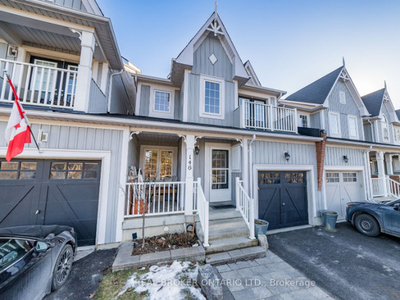 STUNNING 4 Bedroom Freehold Townhome in Whitby