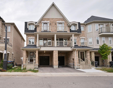 Stunning Townhome For sale in Brampton! (GT-2)