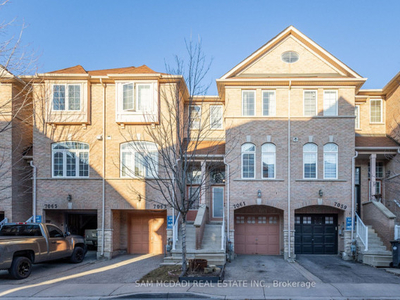 Townhouse For Sale in Mississauga